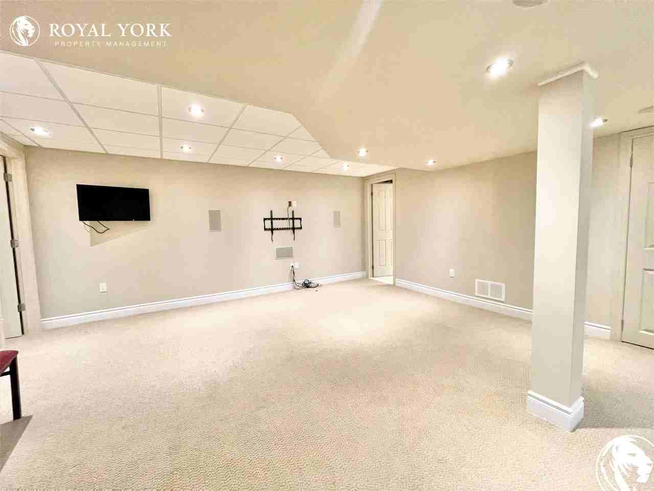 67 Hopkinson Cres #2 - Photo 3 of 21