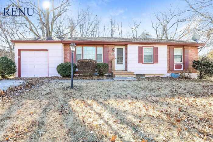 5201 Ne 42nd St - Photo 2 of 19