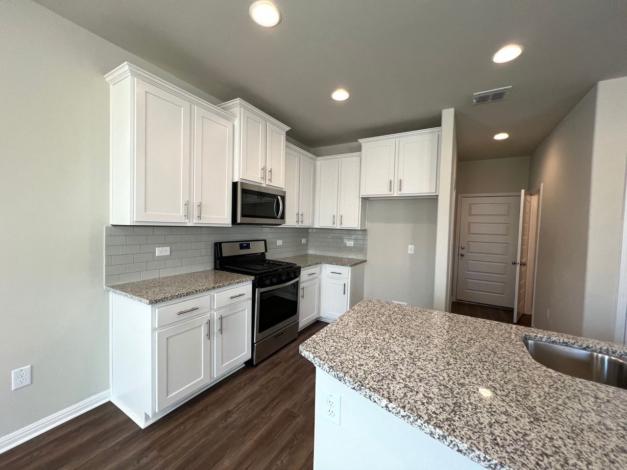 10801 Blacket Dr #0 - Photo 6 of 31