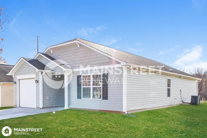 4823 Yellow Locust Dr - Photo 3 of 16