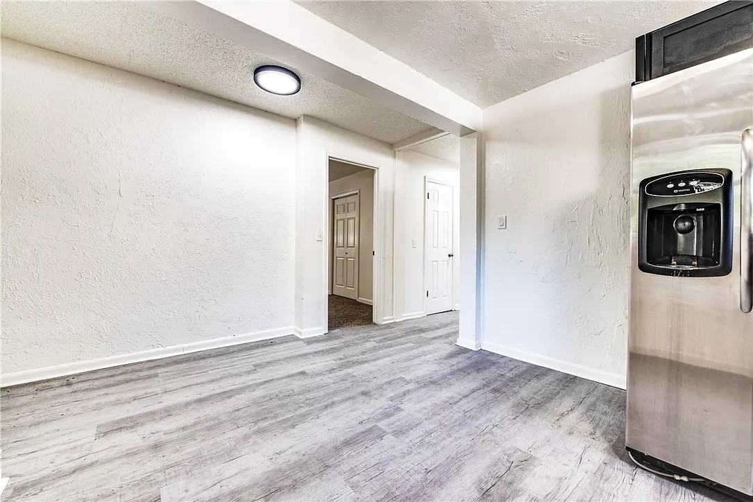 1206 N Markwell Ave #1 - Photo 3 of 17