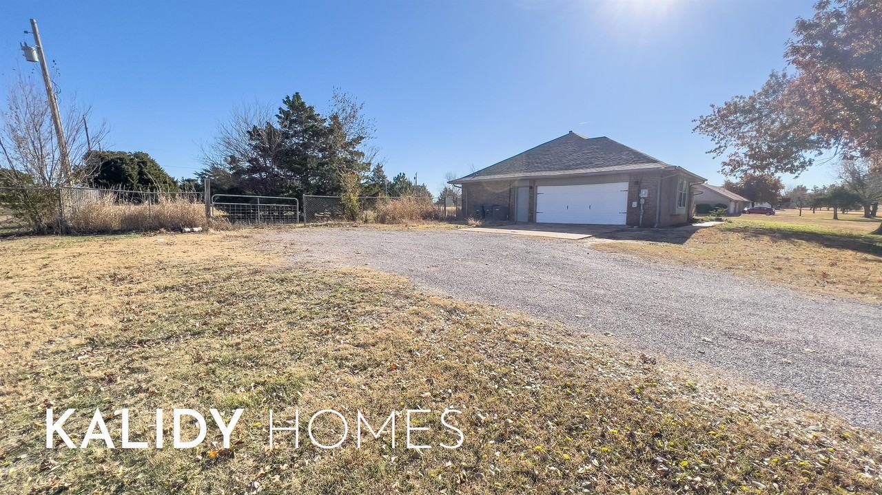 10712 Blue Fox Dr #1 - Photo 3 of 50