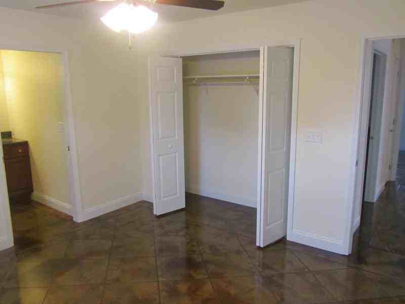 1504 W Central St - Photo 2 of 18