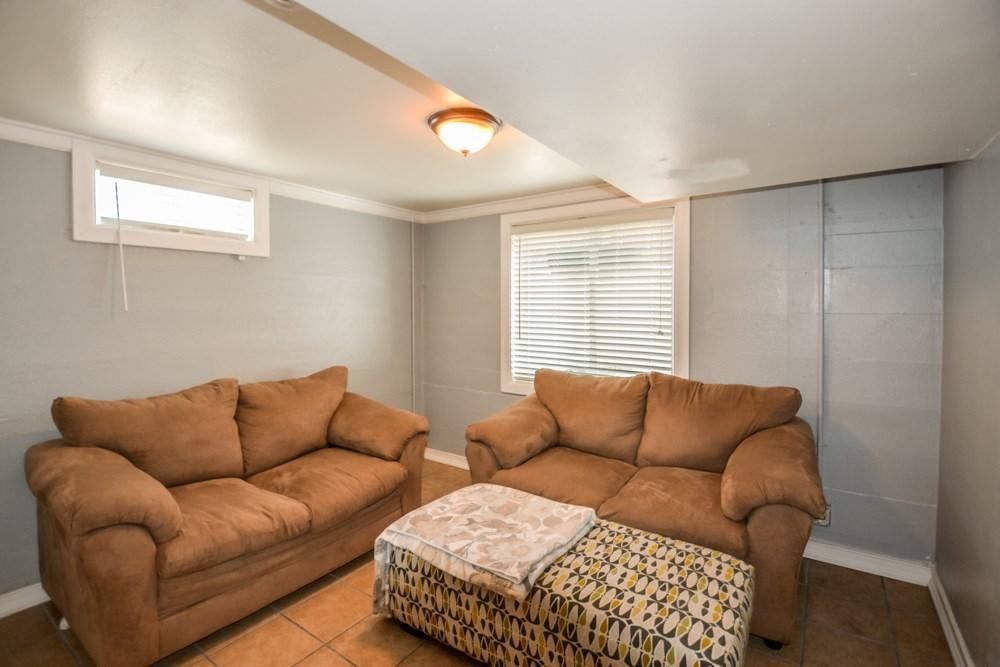 745 12th St - Photo 3 of 21