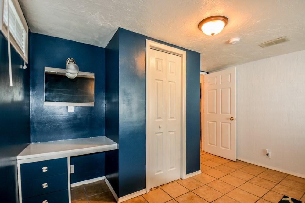 745 12th St - Photo 6 of 21