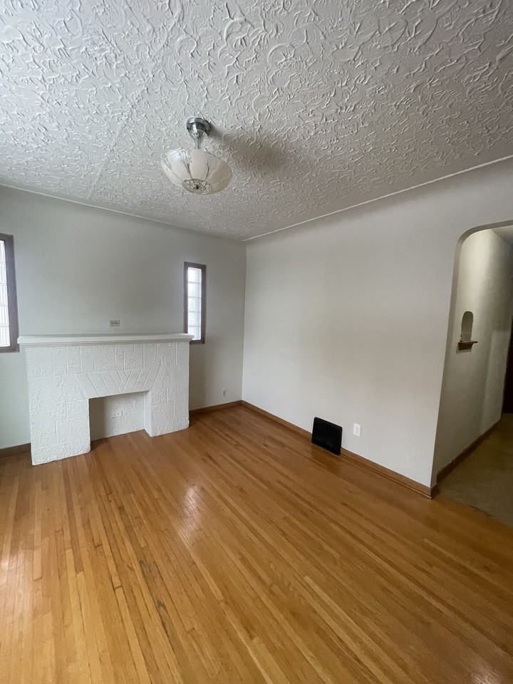 10654 107 Street Northwest - Photo 3 of 30