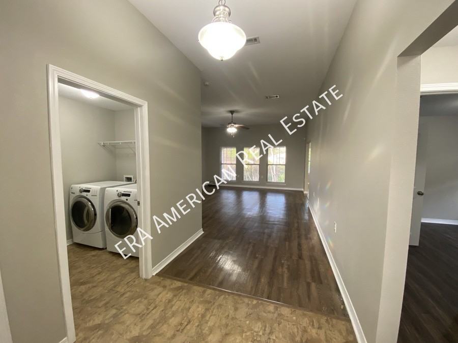 2024 Bright Water Dr - Photo 3 of 37