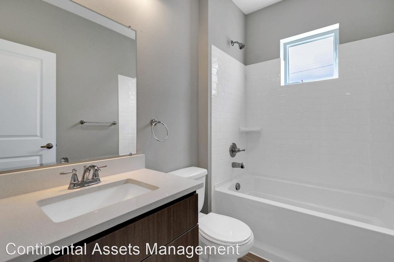 6105 SE Cora Street - Photo 3 of 15