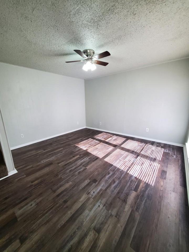 400 Bill Bradford RoadApt 4 #4 - Photo 2 of 16