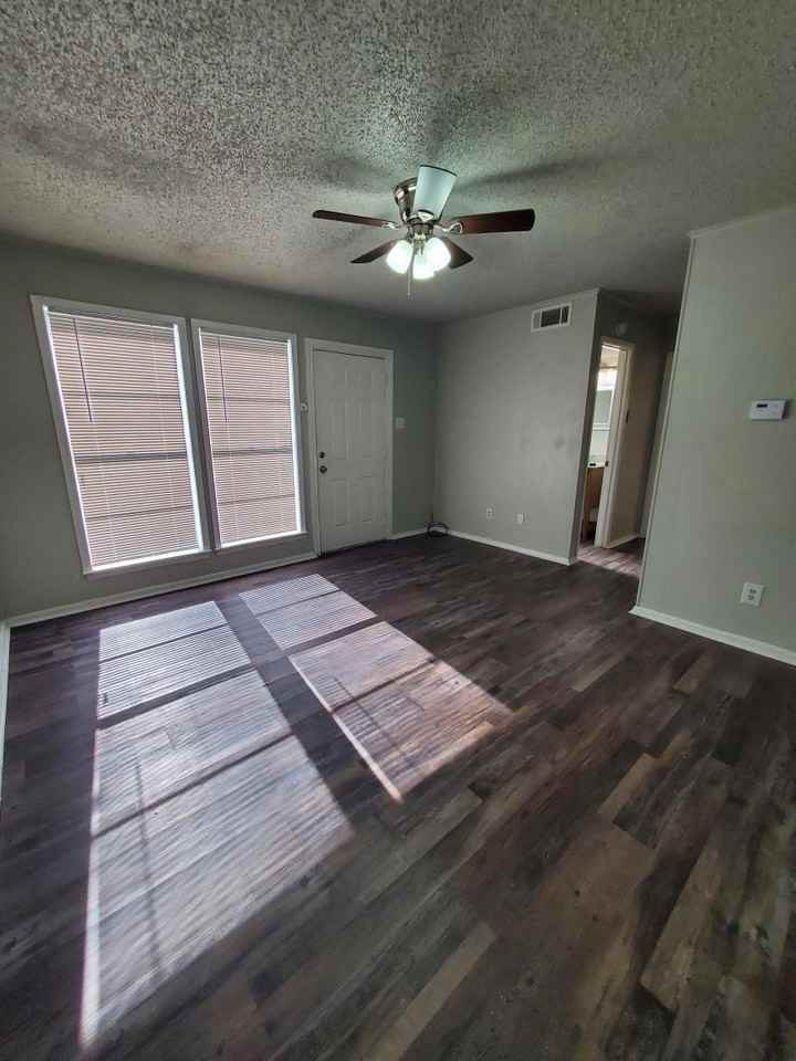 400 Bill Bradford RoadApt 4 #4 - Photo 3 of 16