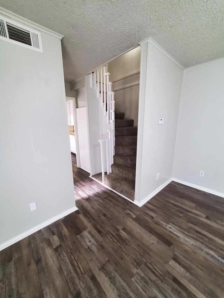 400 Bill Bradford RoadApt 4 #4 - Photo 4 of 16