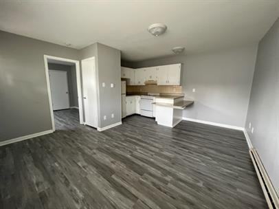 Pine Manor Apartments - Photo 2 of 5