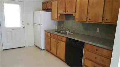 2660 Woodlake - Photo 2 of 5