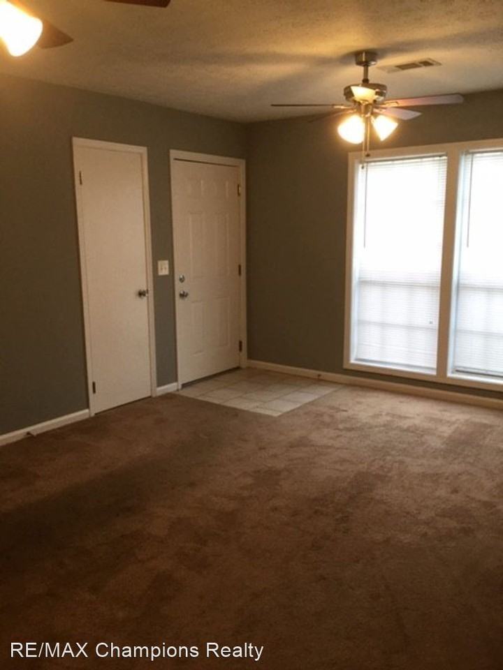 Shanna Ct - Photo 3 of 15