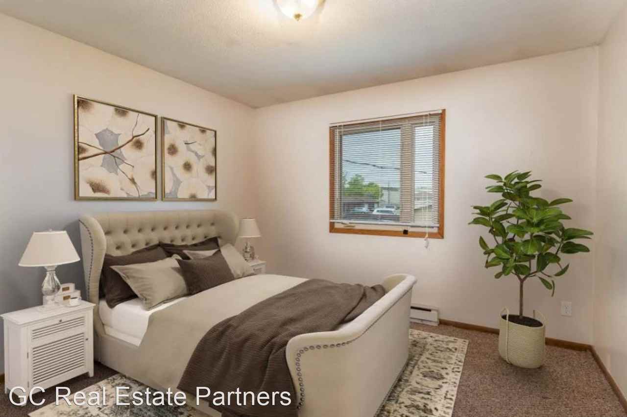 6th Avenue SE - Photo 3 of 4