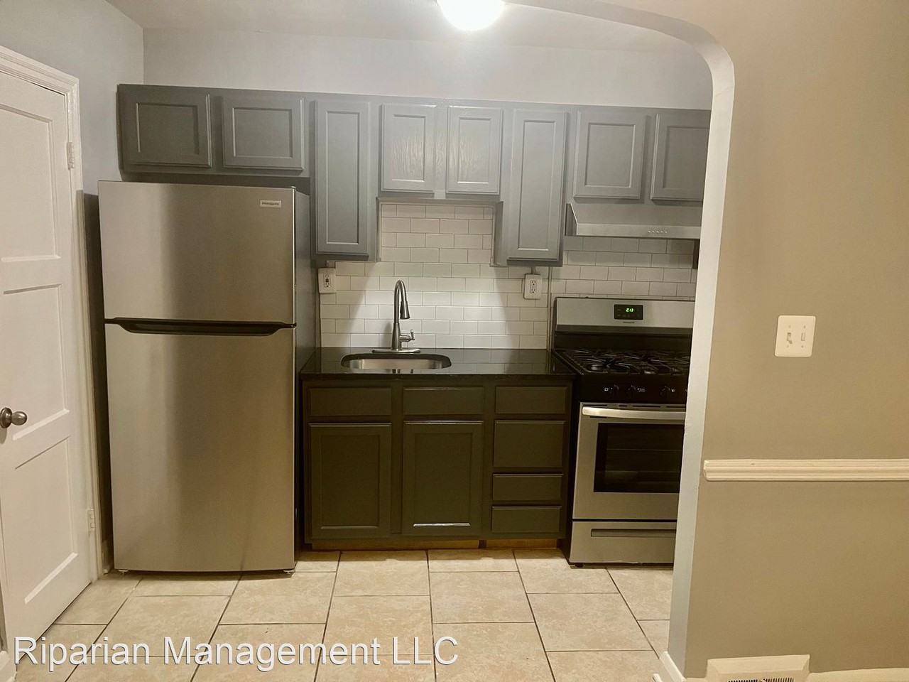 802 Richwood Ave - Photo 2 of 17