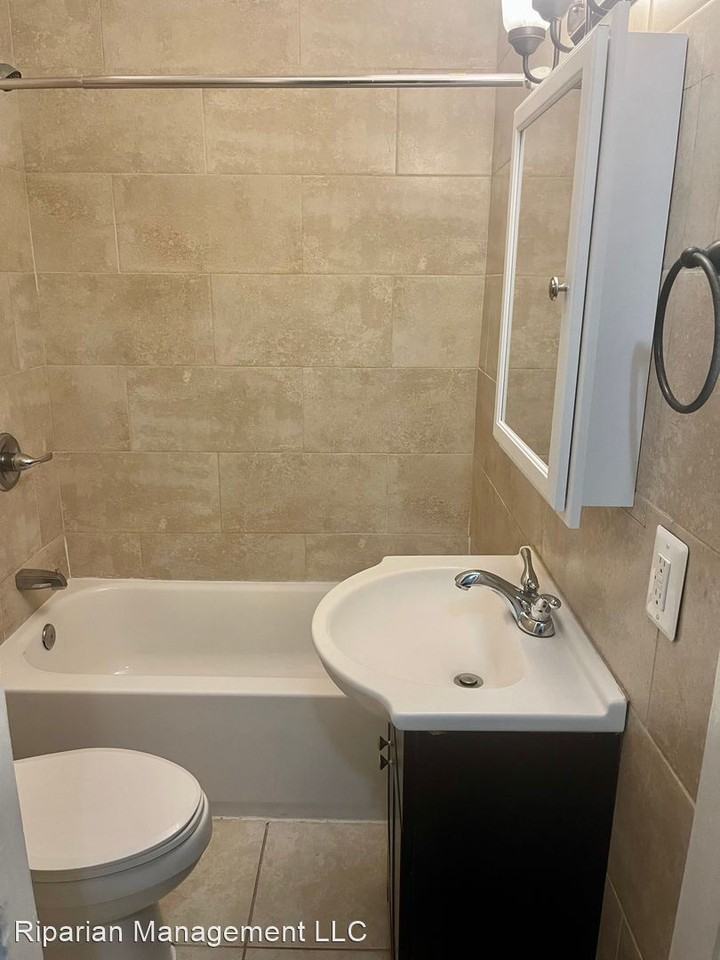 802 Richwood Ave - Photo 3 of 17