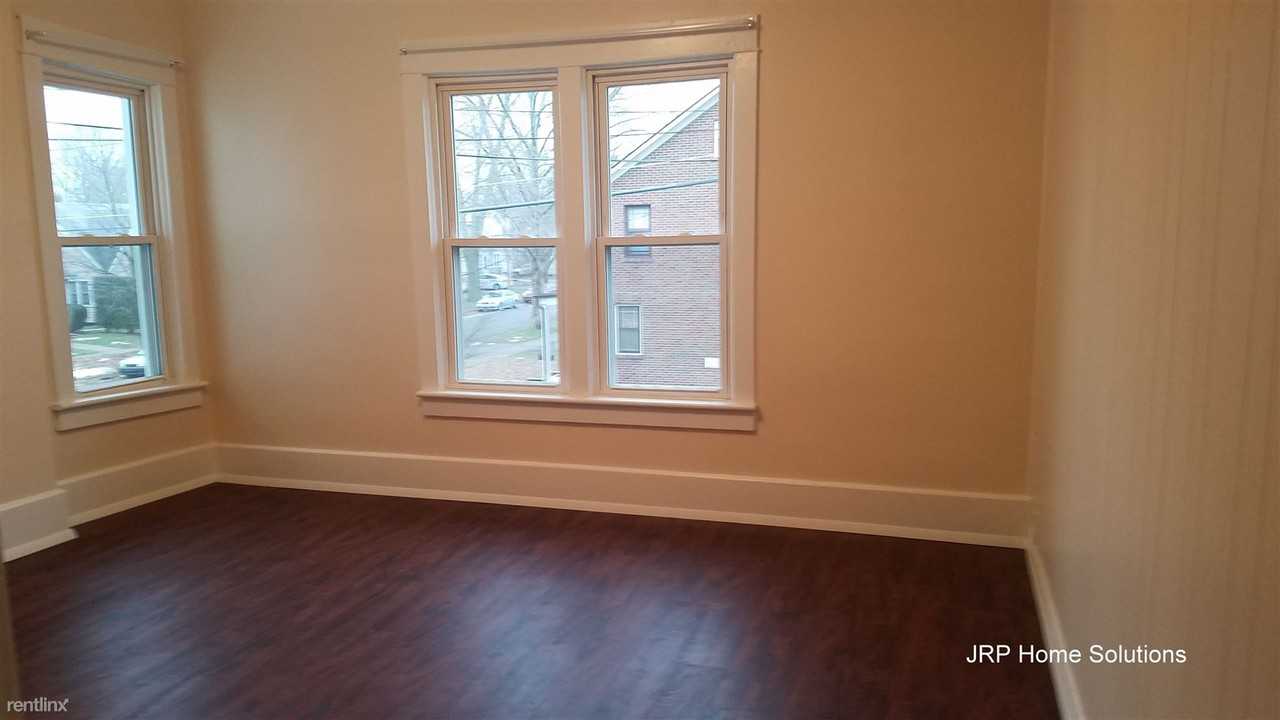 736 1/2 Carlton Blvd - Photo 2 of 10