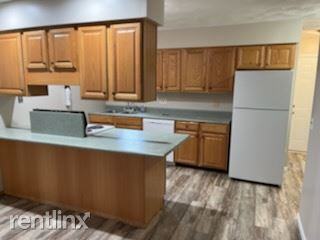 206 Manchester Dr - Photo 2 of 8