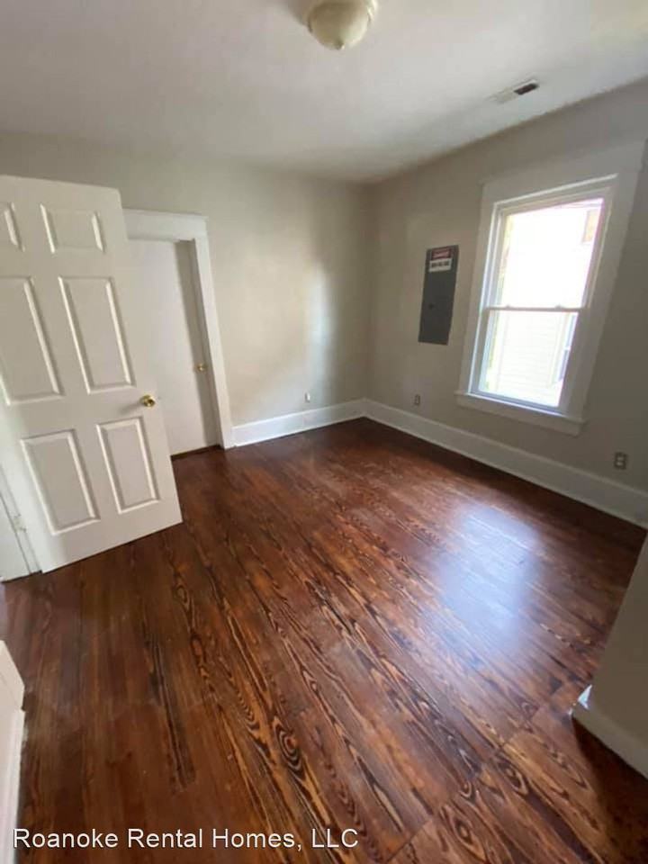 1429 Loudon Ave NW - Photo 2 of 8