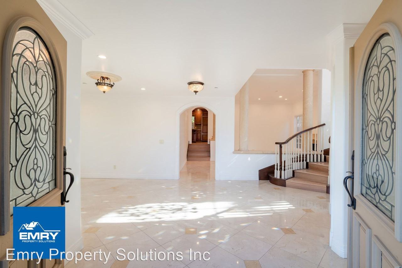 3512 Mesquite Dr - Photo 3 of 50