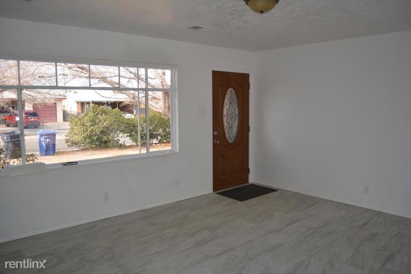 324 General Arnold St Ne - Photo 3 of 20