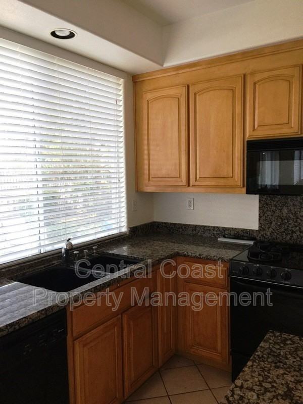 19227 Sunridge Pl - Photo 6 of 25