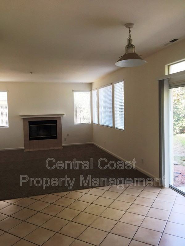 19227 Sunridge Pl - Photo 7 of 25