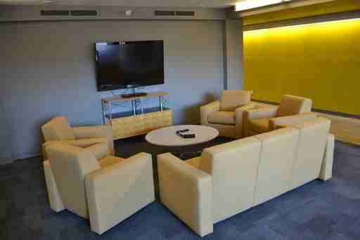 155 NW Kings Blvd #435