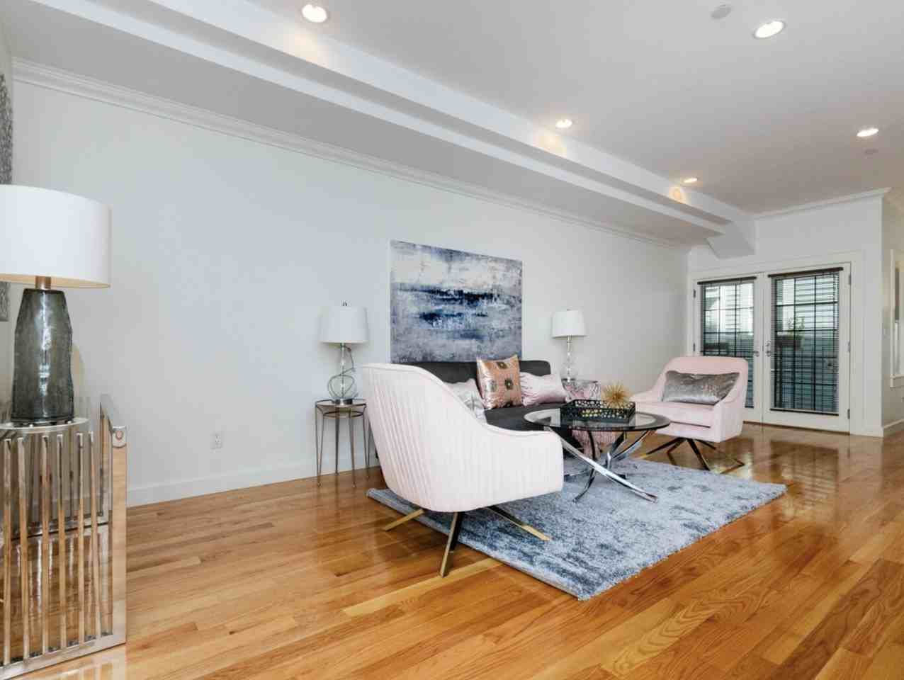 345 W Broadway #3 - Photo 6 of 34