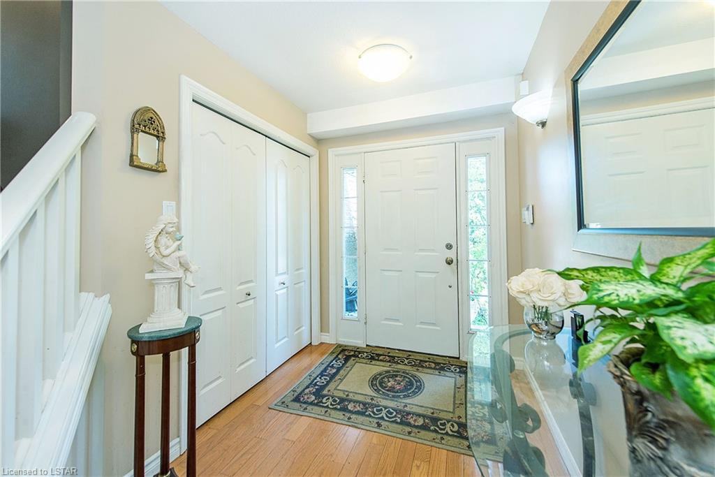 742 Marigold St - Photo 3 of 38