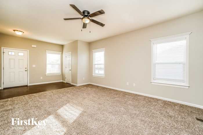 85 Henderson Ln - Photo 2 of 15