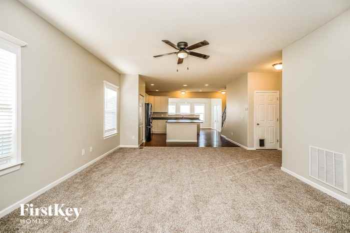 85 Henderson Ln - Photo 3 of 15