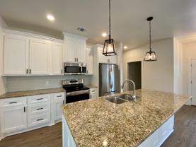 350 Parks Cir - Photo 1 of 1