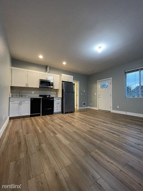 1177 Nw 23rd Ave - Photo 2 of 10