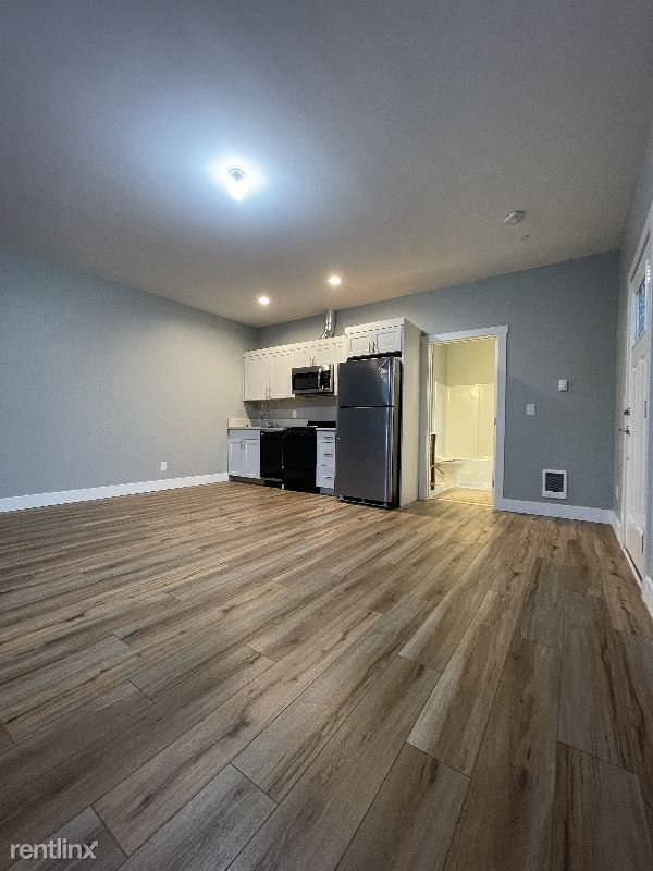 1177 Nw 23rd Ave - Photo 3 of 10