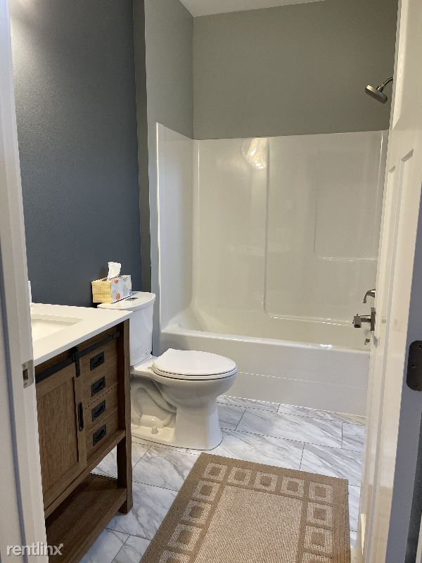 1177 Nw 23rd Ave - Photo 4 of 10