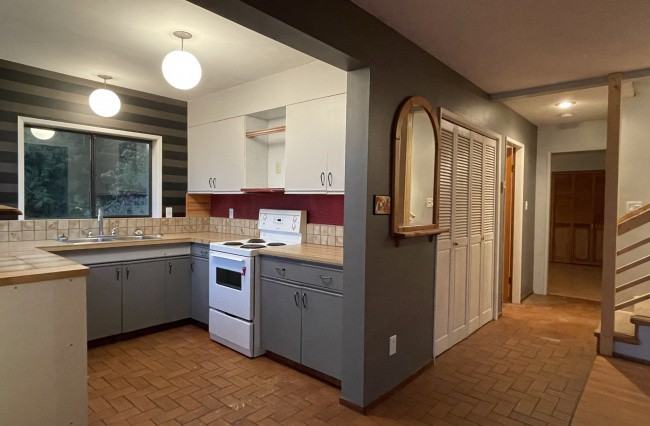 7036 Mark Lane - Photo 3 of 9