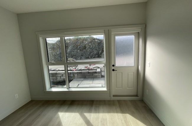 105-2465 Gateway - Photo 3 of 8