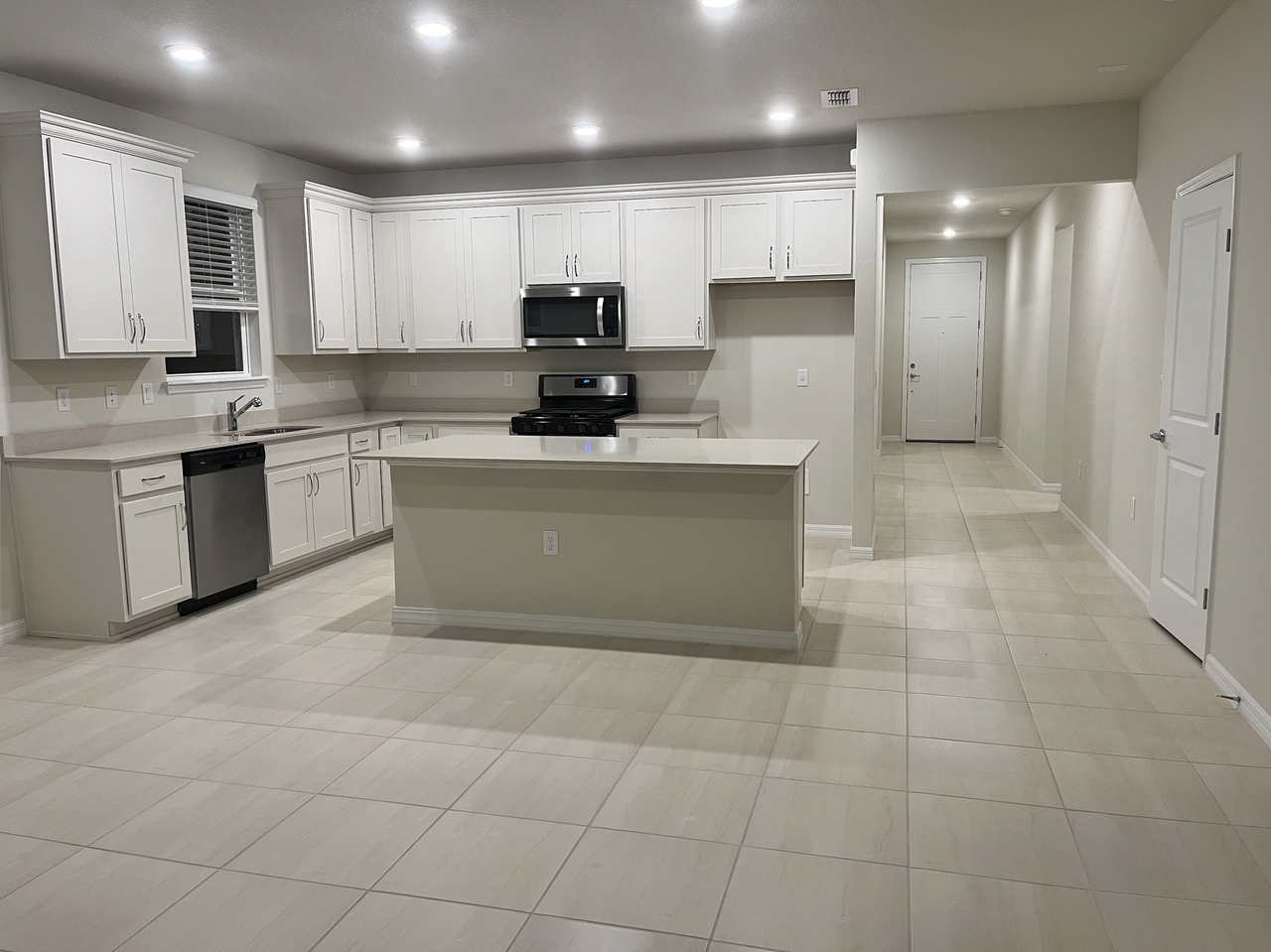 124 Red Barn Rd - Photo 3 of 19