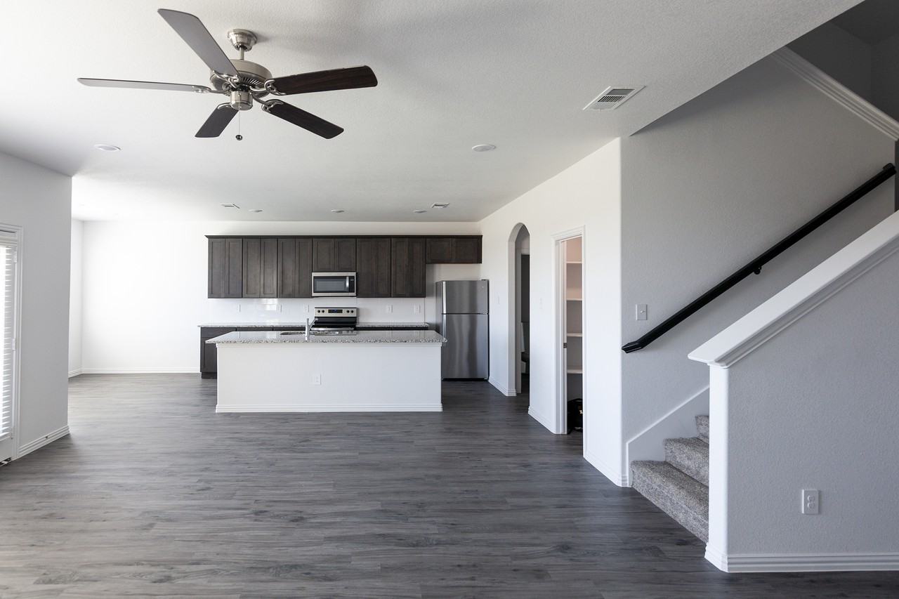 229 Mina St #1 - Photo 2 of 6