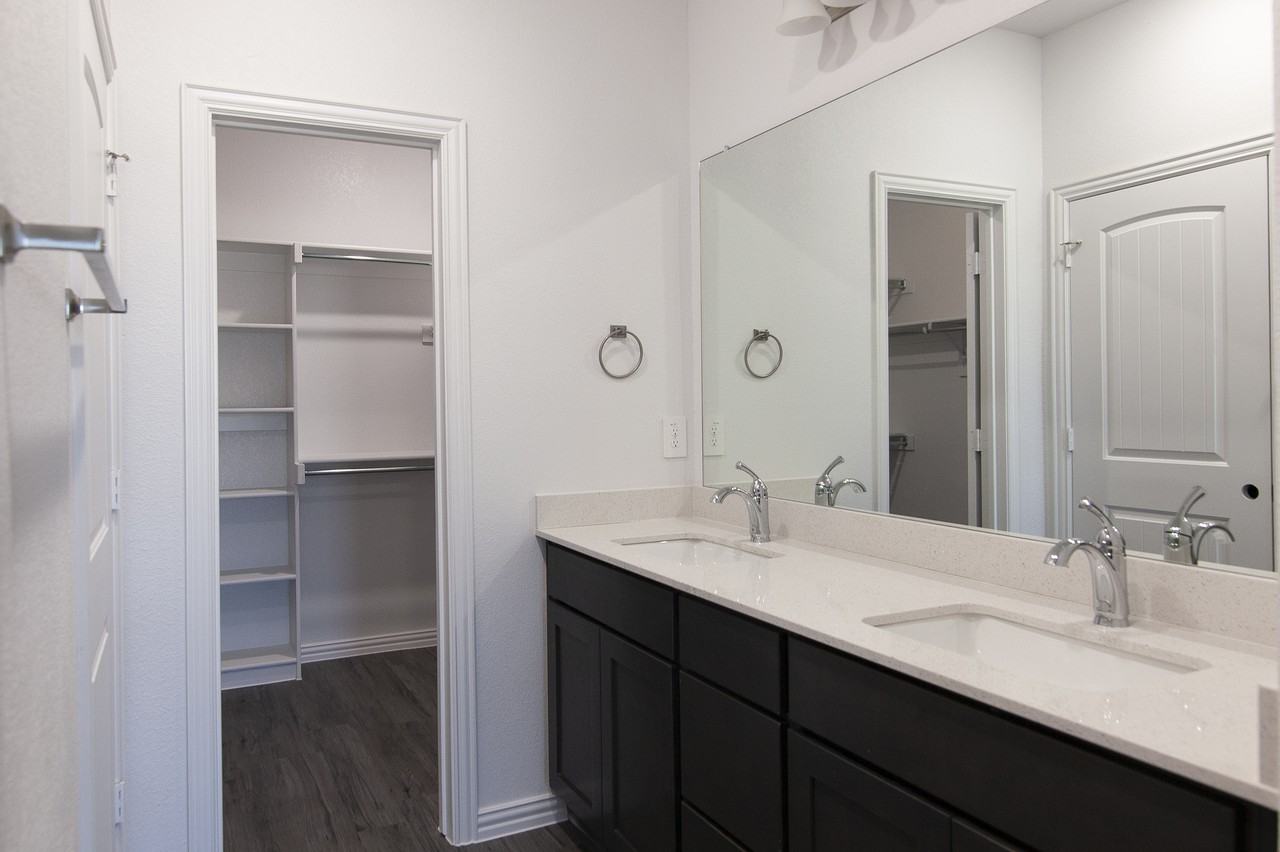 229 Mina St #1 - Photo 5 of 6