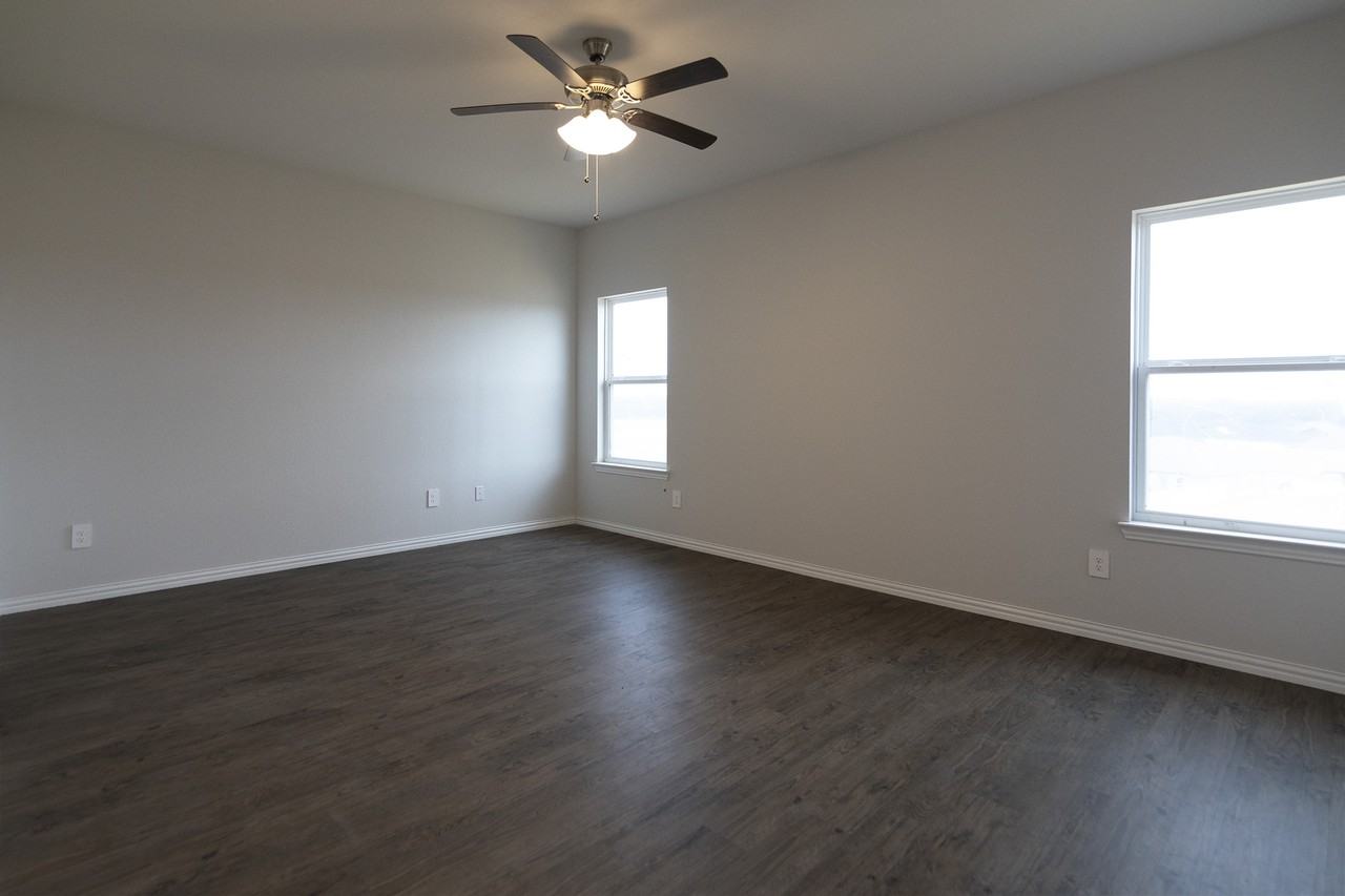 144 Willowbend Loop #1 - Photo 4 of 5