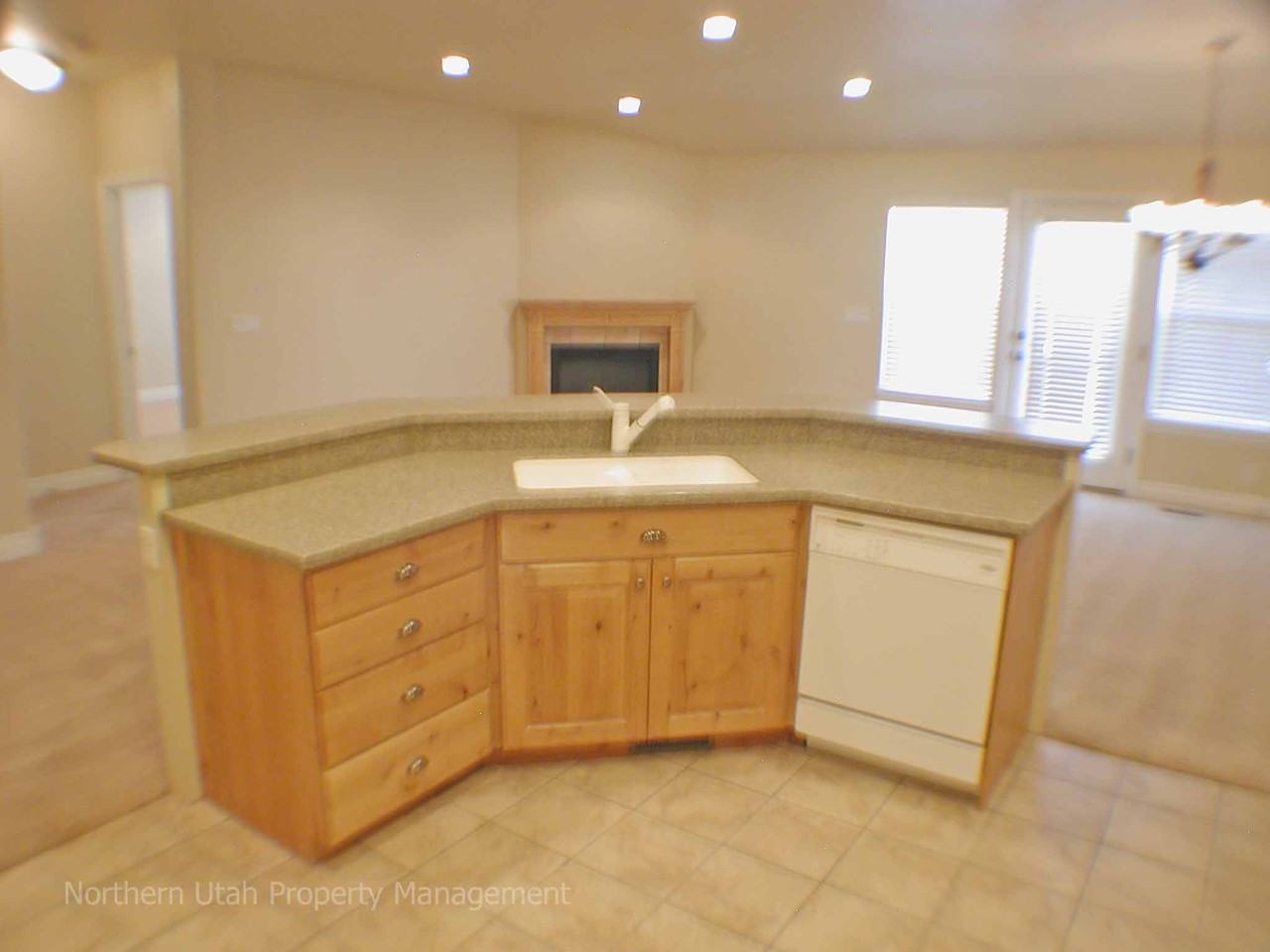 1006 W 3000 N - Photo 3 of 28