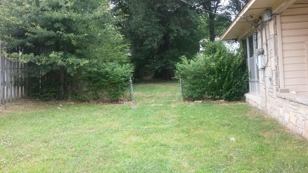 2676 James Rd - Photo 2 of 13