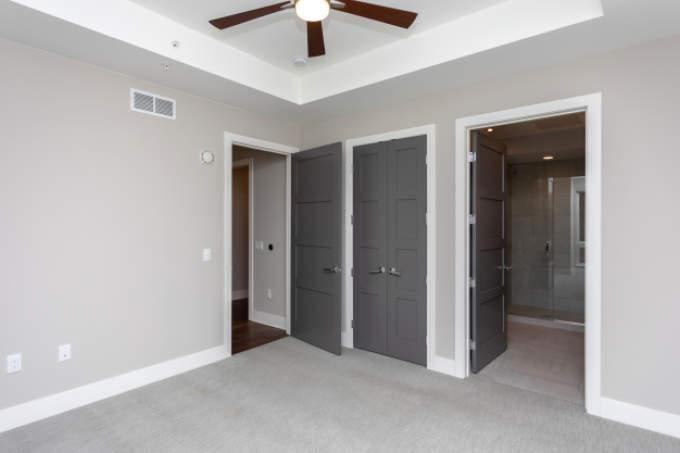 2622 W Lake St - Photo 2 of 50