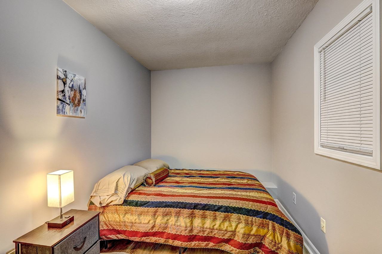 Pine Stream Ct - Photo 4 of 4