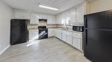 featured image of 4610 5 Leaves Court