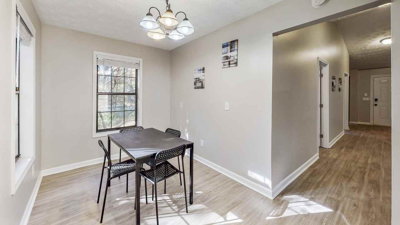 4610 5 Leaves Court - Photo 7 of 17