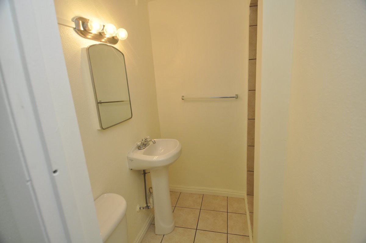 2035 S St - Photo 3 of 4